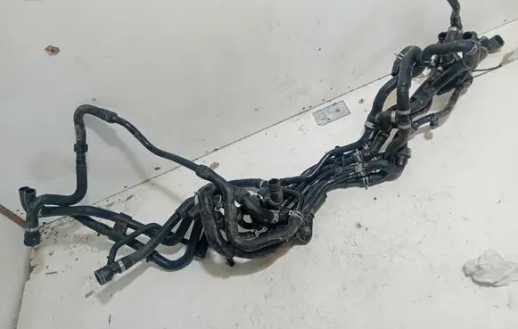 Volkswagen ID.4 Electric car engine cooling hoses/pipes 1EA121034Q