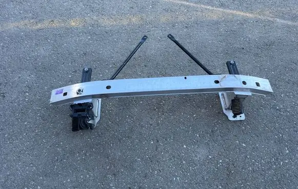 Alfa Romeo Stelvio Front bumper cross member 505353060