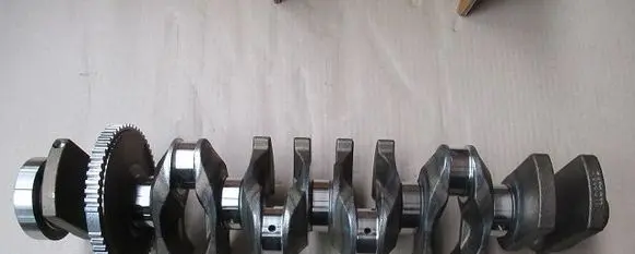 BMW 5 E60 E61 Crankshaft 7614548