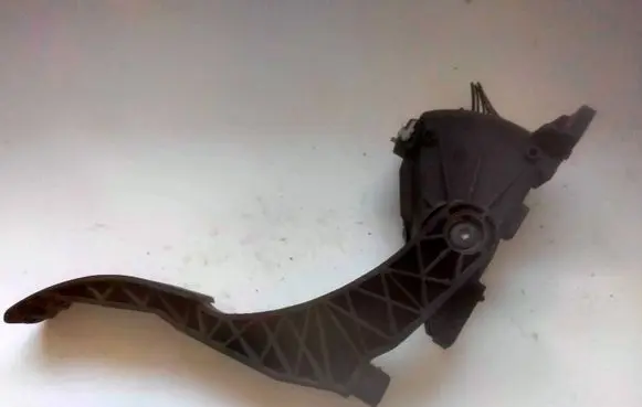 Volkswagen Golf IV Accelerator throttle pedal 1J1721503H 6PV00777001