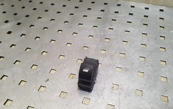 Peugeot 3008 I Electric window control switch 96662297XT