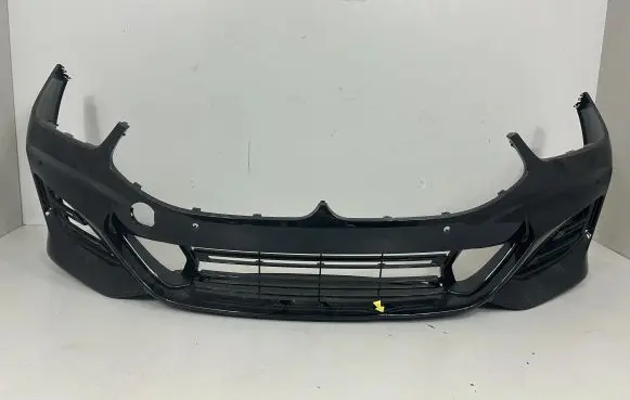 BMW 8 G14 Front bumper 8076675 8076177