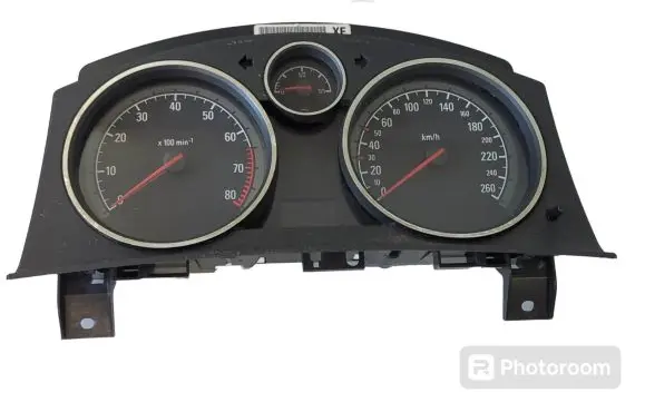 Opel Zafira B Speedometer (instrument cluster) 13225986 SW6607