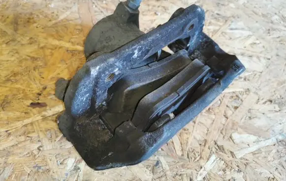 Mercedes-Benz CLC CL203 Front brake caliper 6849
