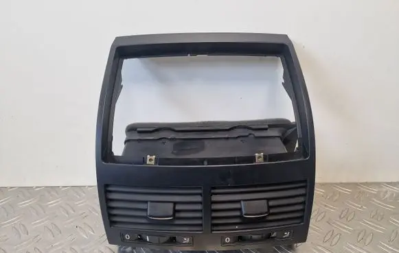 Volkswagen Touareg I Dash center air vent grill 7L6819727T
