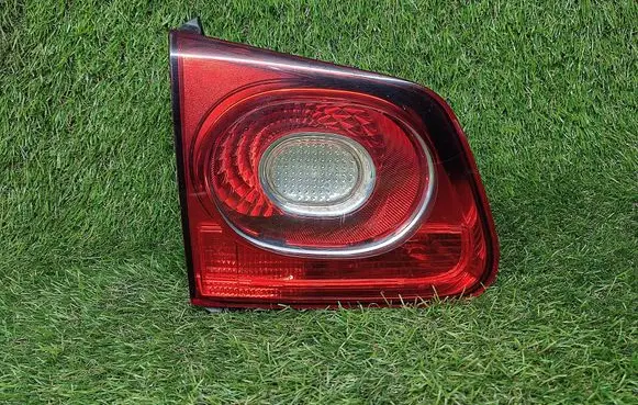 Volkswagen Tiguan Tailgate rear/tail lights 5N0945093C