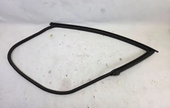 Maserati Ghibli Front door rubber seal 
