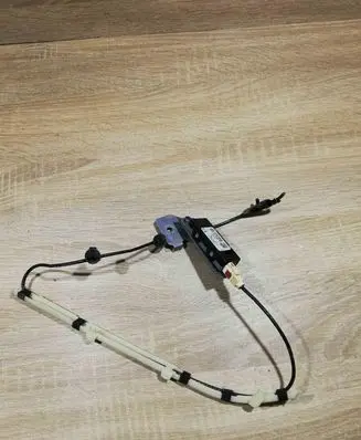 Volkswagen Touran I Aerial antenna amplifier 1T0035577