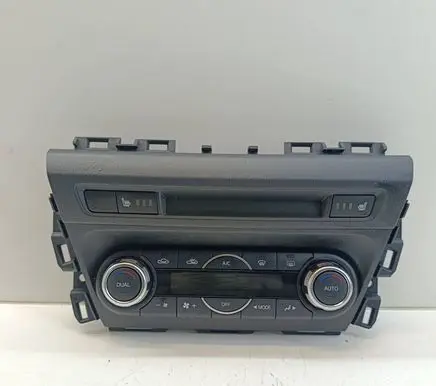 Mazda 3 III Climate control unit B45D61190B