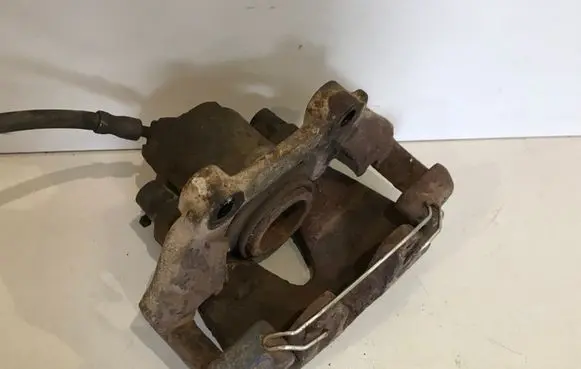 Volkswagen PASSAT B4 Front brake caliper