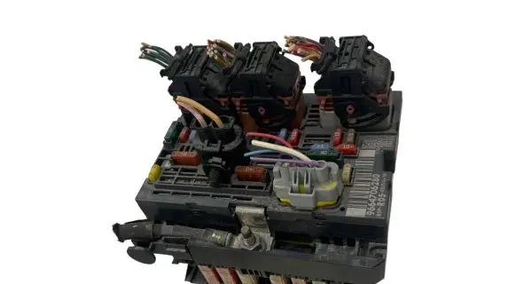 Peugeot 308 Fuse module 9664706280 11208357