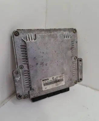 Renault Laguna II Engine control unit/module 8200095416 8200153946 0281010556