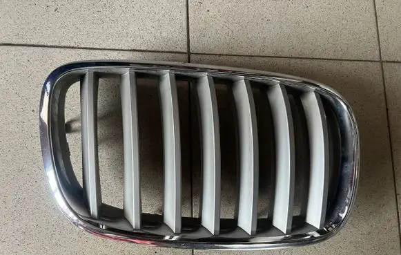 BMW X5 E70 Front bumper upper radiator grill 51317157688 7157688 15671610