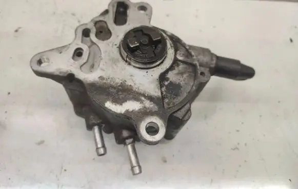 Volkswagen PASSAT B6 Vacuum pump 03g145209