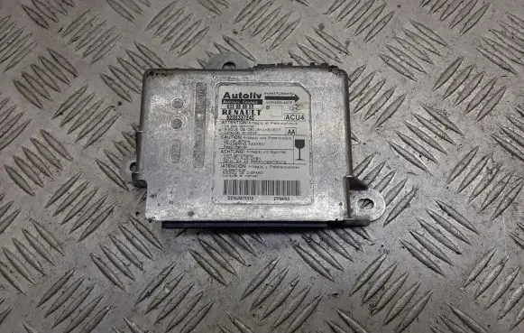 Renault Megane II Airbag control unit/module 8200337245