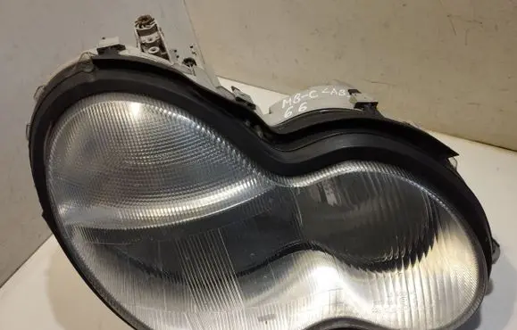 Mercedes-Benz C W203 Headlight/headlamp 1305235664 A2038200261