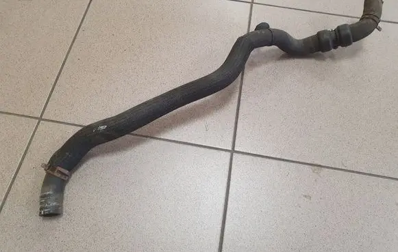 Opel Vivaro Engine coolant pipe/hose