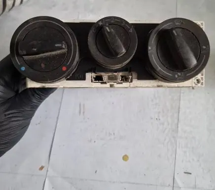 Volkswagen Polo IV 9N3 Climate control unit