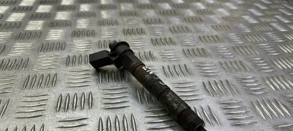 BMW X5 E70 Fuel injector 780542803 7805428