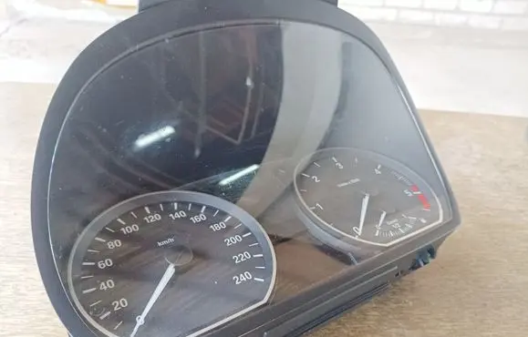 BMW 1 E81 E87 Speedometer (instrument cluster) 1024952 9187046 170177817