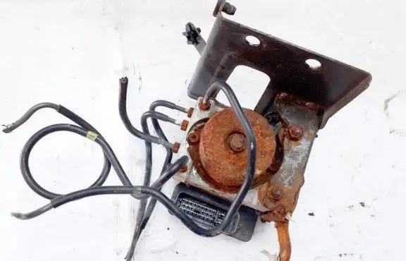 Mazda 626 ABS Pump MD42T4 4360057