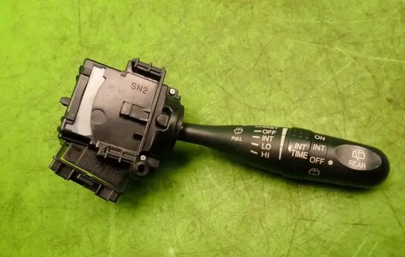 Suzuki Grand Vitara II Wiper control stalk 
