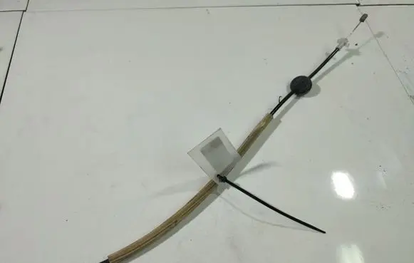 Ford Focus Front door cable line 