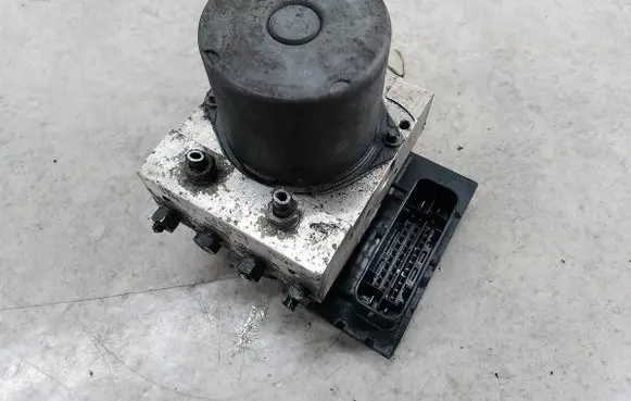 Audi A4 S4 B8 8K ABS Pump 