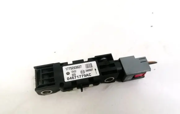 Chrysler 300 - 300C Airbag deployment crash/impact sensor 04671779AC 1775203627