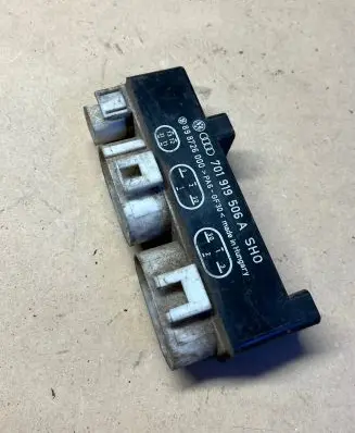 Coolant fan relay