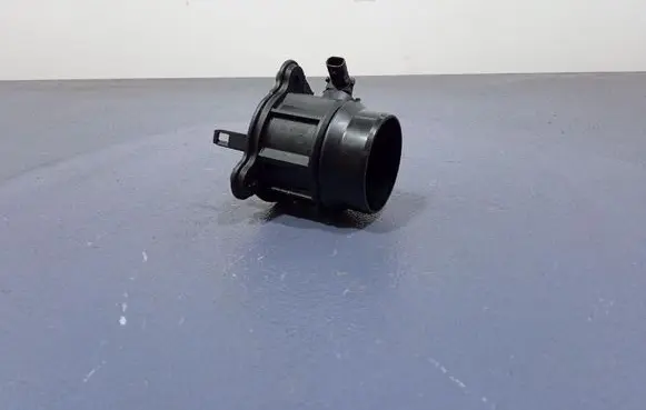 BMW X4 F26 Mass air flow meter 8590724