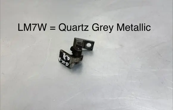 Audi Q7 4M Rear door lower hinge 8S0833403A