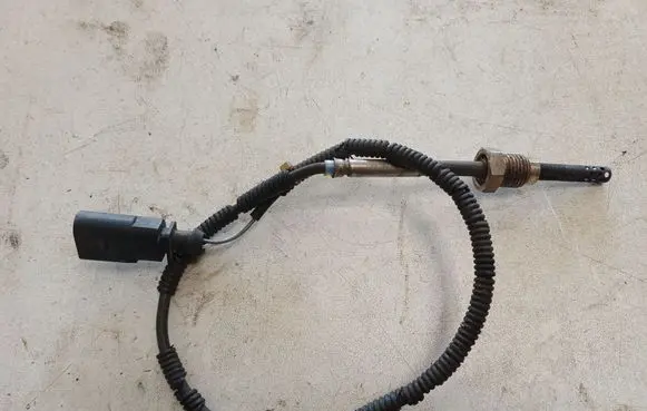 Audi A4 S4 B8 8K Exhaust gas temperature sensor 059906088AK