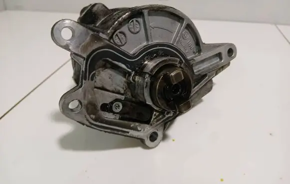 Mercedes-Benz ML W164 Vacuum pump A6422300165
