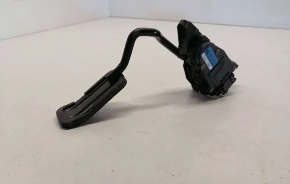 Volkswagen Sharan Accelerator throttle pedal 7M3723507B YM219F836FA 6PV00777002