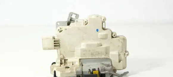 Audi A4 S4 B7 8E 8H Rear door lock 8E0839015AA