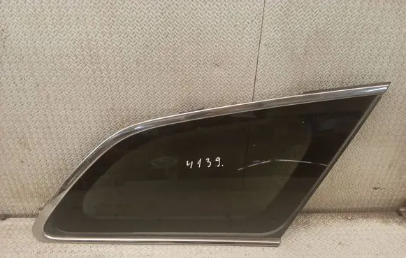 Toyota Avensis T270 Rear side window