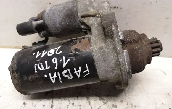 Skoda Fabia Mk2 (5J) Starter motor 02Z911023N