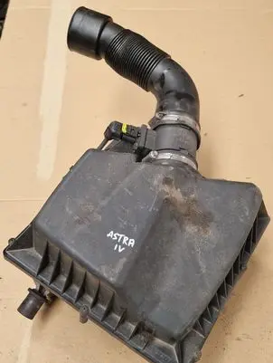 Opel Astra J Air filter box cover 