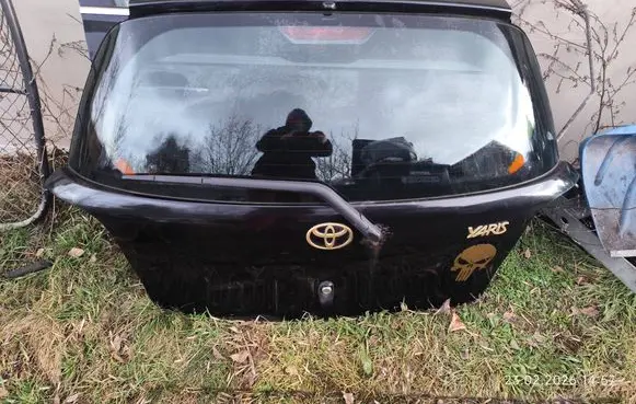 Toyota Yaris Tailgate/trunk/boot lid 