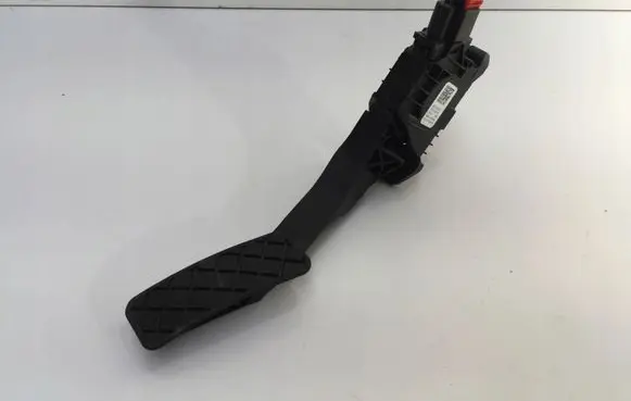 Volkswagen Tiguan Accelerator throttle pedal 5Q2723503