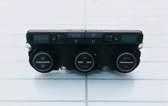 Volkswagen PASSAT B6 Climate control unit TC2LL9505014 74677581