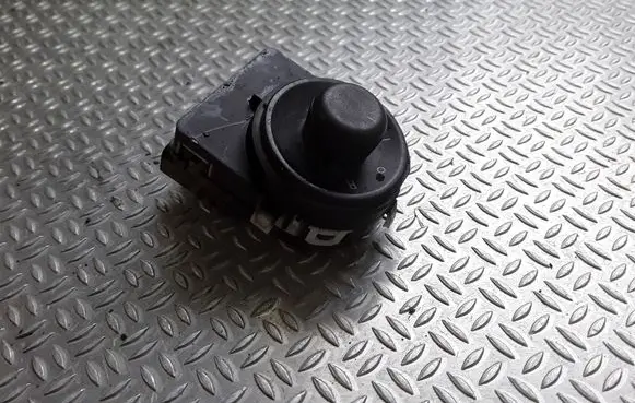 Chevrolet Cruze Wing mirror switch 13272182