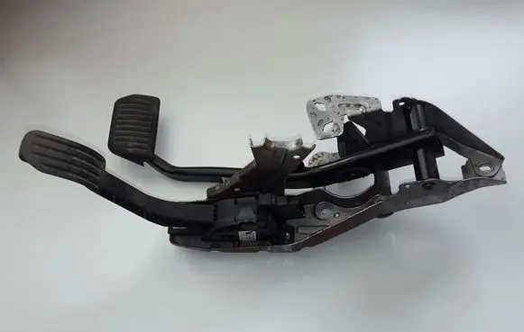 Volvo S60 Accelerator throttle pedal 31329062