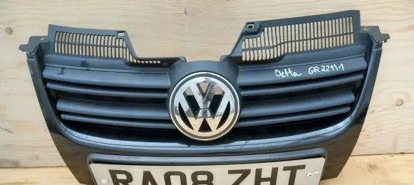 Volkswagen Jetta V Front bumper upper radiator grill