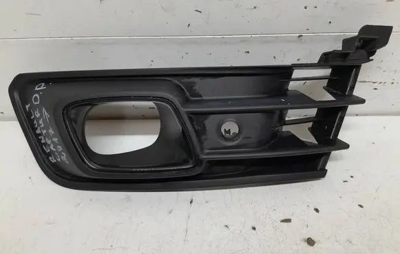 Renault Captur Front fog light trim/grill 261A35462R