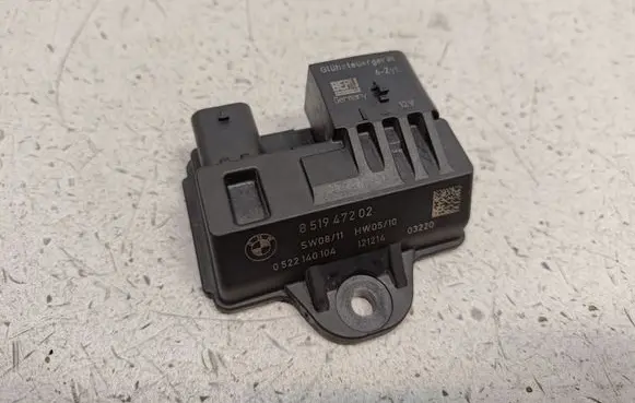 BMW 5 F10 F11 Glow plug pre-heat relay 8519472 12218519472 12217823290