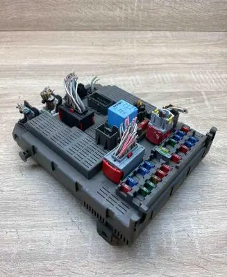 Citroen C5 Fuse module 9645030380