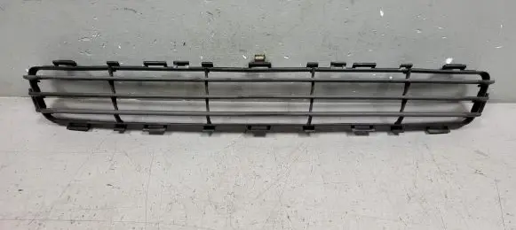 Toyota Avensis T250 Front bumper lower grill 53112-05050
