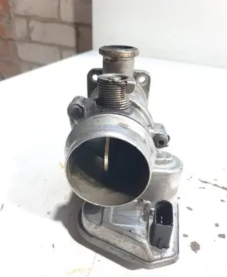 BMW 5 E60 E61 Throttle valve 7804384 B42020231